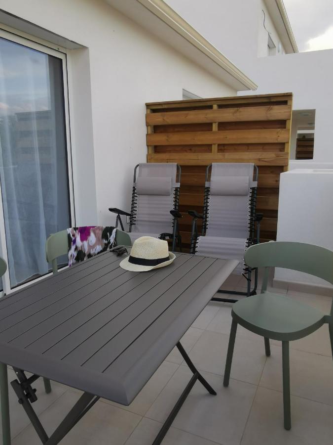 Marine De Bravone T2 Terrasse Front De Mer - Plage Pieds Dans L'Eau - Clim - Piscine - Wifi Linguizzetta Esterno foto